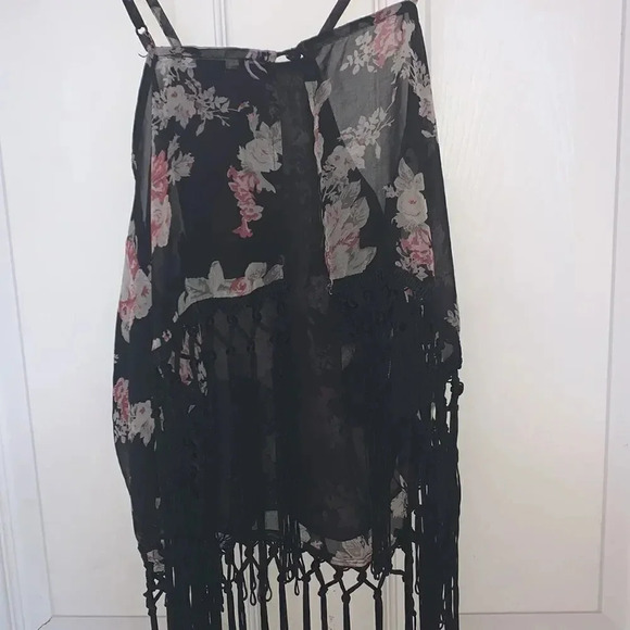 Forever21 sheer fringe tank - Picture 4 of 5